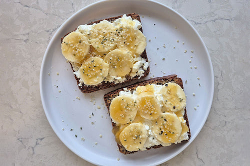 Recipe: Protein Paleo Toast with Cottage Cheese, Banana & Mānuka Honey