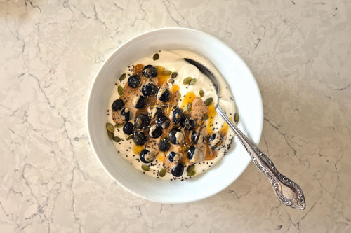 Recipe: 5-Minute High-Protein Yoghurt & Mānuka Honey Breakfast Bowl  